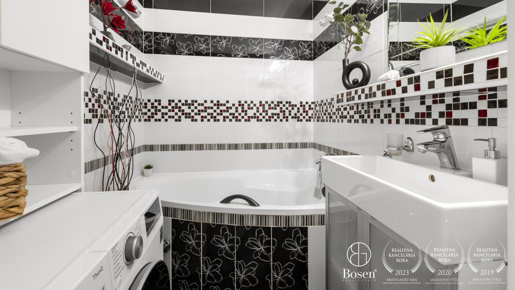 PREDANÉ: BOSEN | Zariadený 3 izb. byt s dvomi loggiami, Petržalka, 87 m2