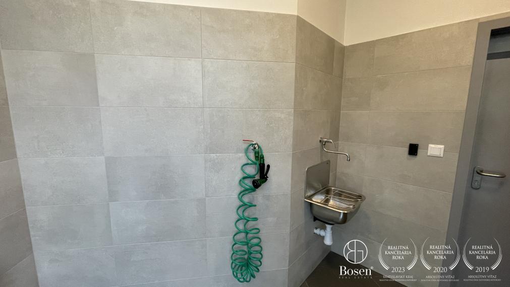 BOSEN | Priestranný 1.izb.byt v novom projekte NUPPU, balkón, kobka, Ružinov, 45 m2