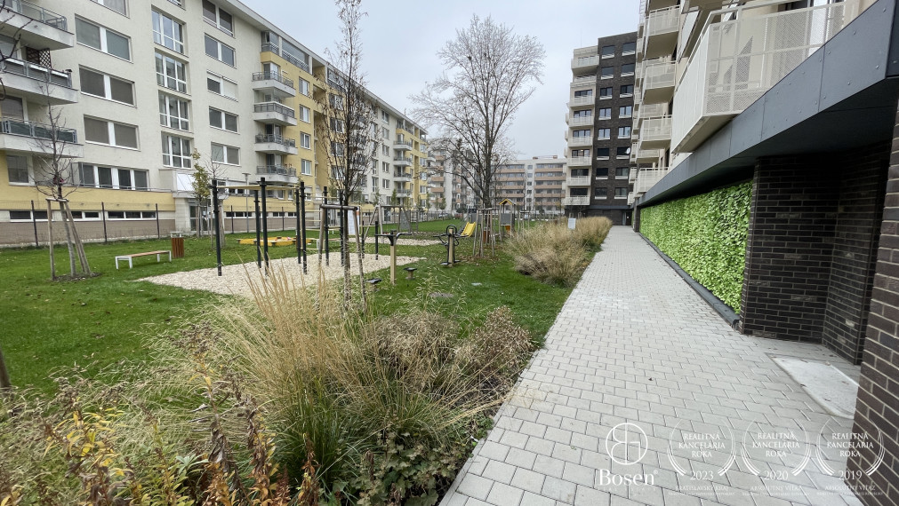 BOSEN | Praktický 2.izb.byt s balkónom a kobkou v projekte Galvaniho Dvory, Ružinov, 50m2