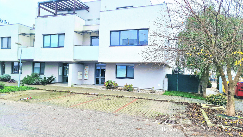 BOSEN | Zariadený 2 izbový byt s parkovacím miestom