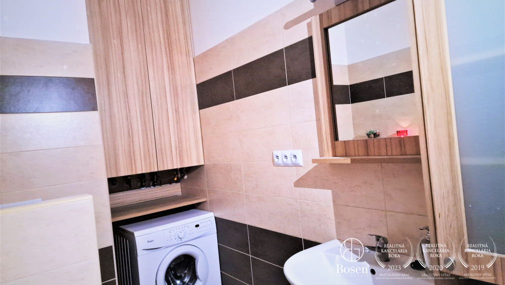 BOSEN | Zariadený 2 izbový byt s parkovacím miestom