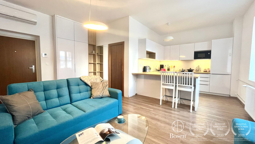 BOSEN | Prenájom 2-izbový klimatizovaný byt s pivničnou kobkou, ulica Gunduličova, Bratislava m.č. Staré Mesto