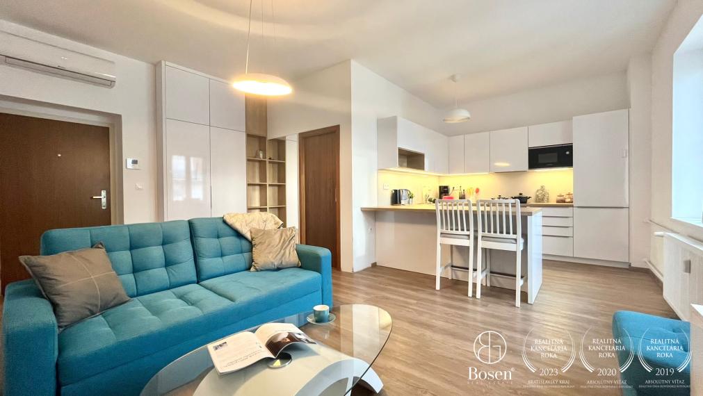 BOSEN | Prenájom 2-izbový klimatizovaný byt s pivničnou kobkou, ulica Gunduličova, Bratislava m.č. Staré Mesto