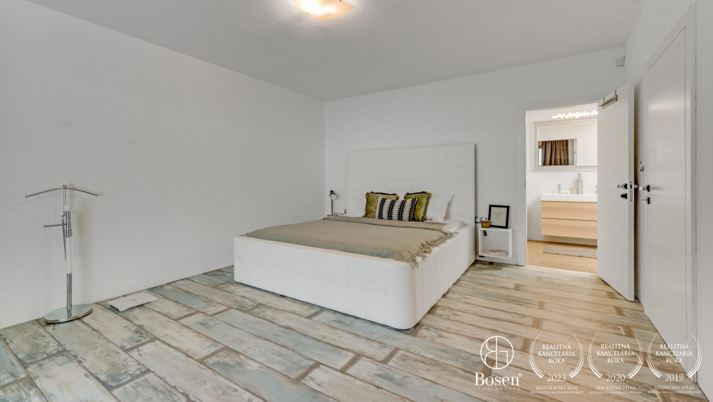 BOSEN | 4 izbový rodinný dom, 3 terasy, 2 parkovacie miesta, Vrakuňa