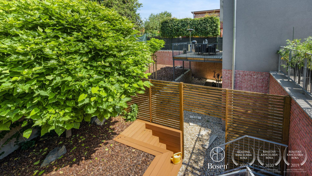 BOSEN | 4 izbový rodinný dom, 3 terasy, 2 parkovacie miesta, Vrakuňa