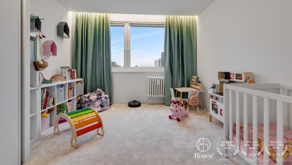 BOSEN | REZERVOVANÝ Zariadený 4-izbový slnečný byt v Ovsiští, Bratislava- Petržalka