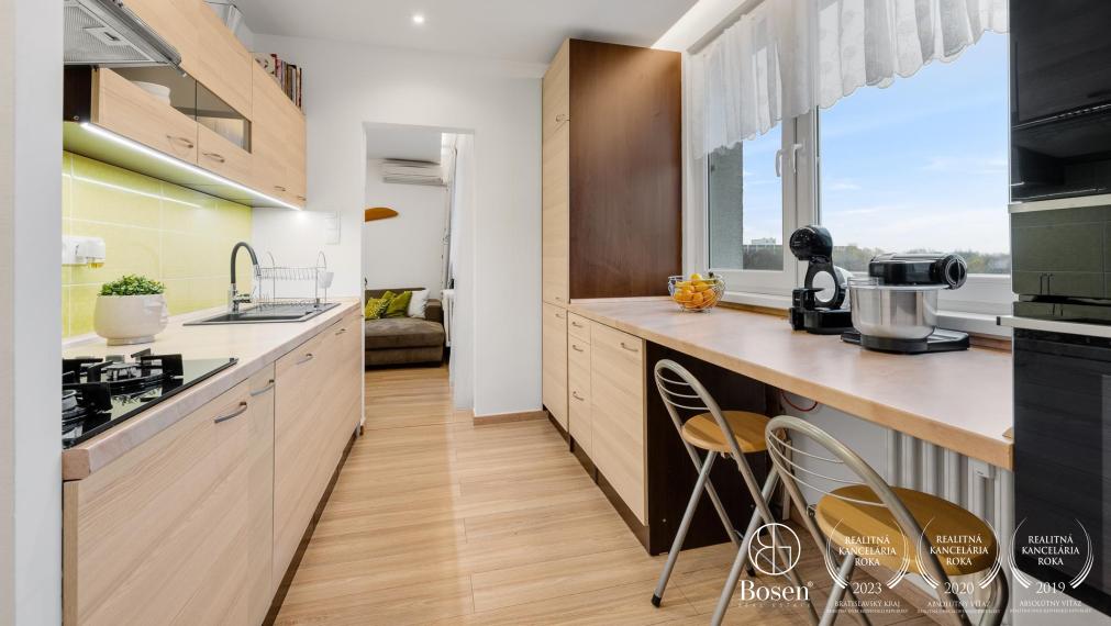 BOSEN | REZERVOVANÝ Zariadený 4-izbový slnečný byt v Ovsiští, Bratislava- Petržalka