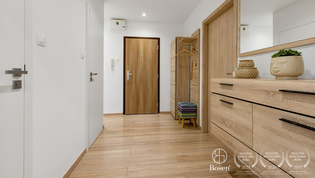 BOSEN | REZERVOVANÝ Zariadený 4-izbový slnečný byt v Ovsiští, Bratislava- Petržalka