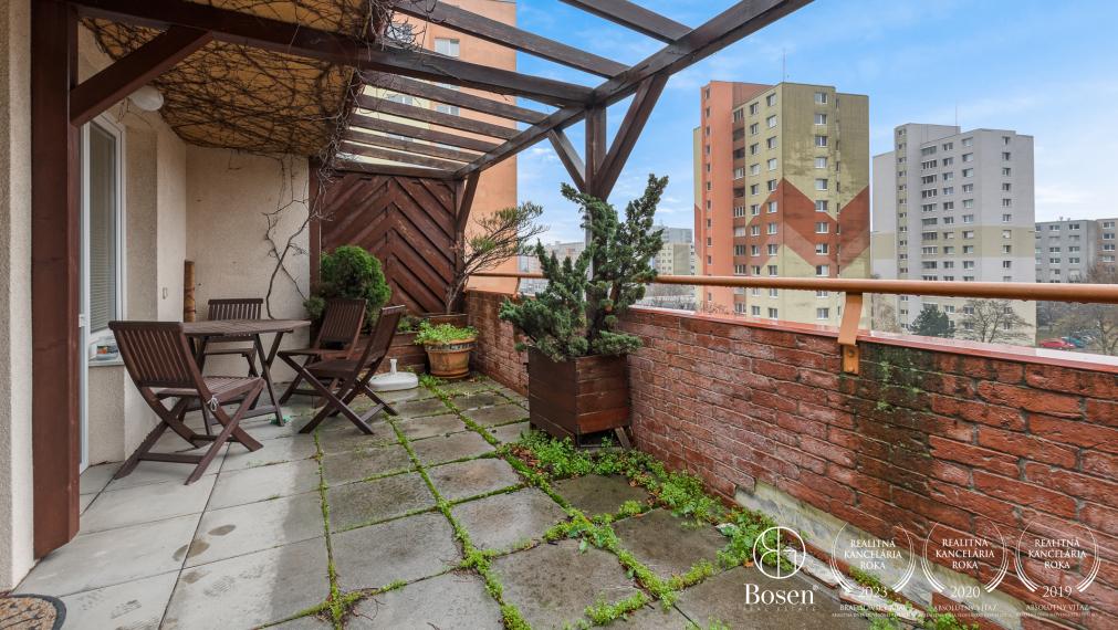 PREDANÉ - BOSEN | Predaj 3 izbového bytu s terasou, Dúbravka