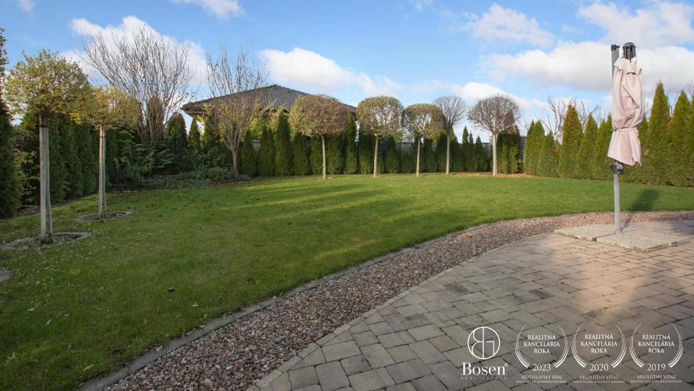 BOSEN | Prenájom príjemný 4 izbový rodinný dom v Moste pri Bratislave - Studené