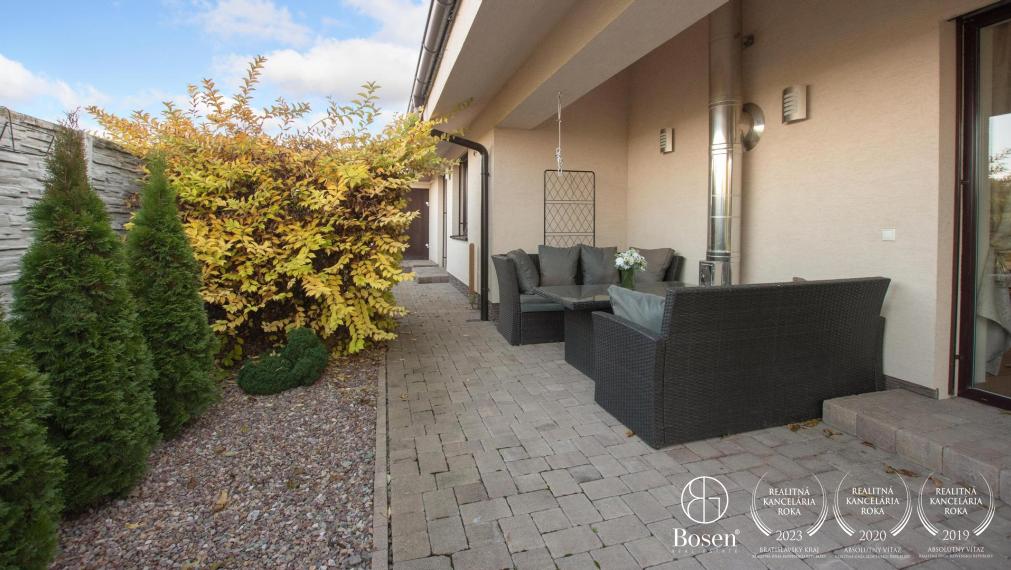 BOSEN | Prenájom príjemný 4 izbový rodinný dom v Moste pri Bratislave - Studené