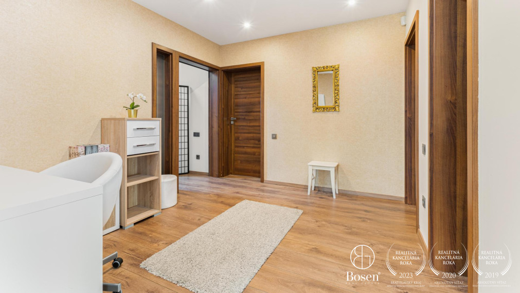 BOSEN | Prenájom príjemný 4 izbový rodinný dom v Moste pri Bratislave - Studené