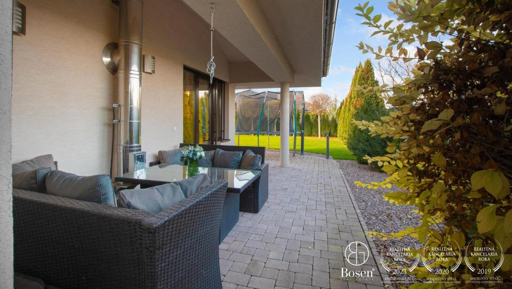 BOSEN | Prenájom príjemný 4 izbový rodinný dom v Moste pri Bratislave - Studené