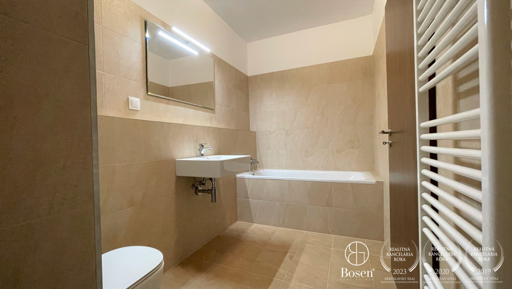 BOSEN | Nezariadený 2 izbový byt s parkovacím státím a kobkou, Kramáre, 71 m2