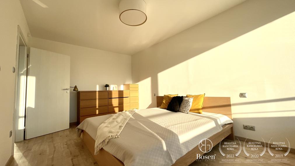 PRENAJATÉ BOSEN | Prenájom 3 izbového priestranného bytu v blízkosti centra mesta,Dulovo námestie