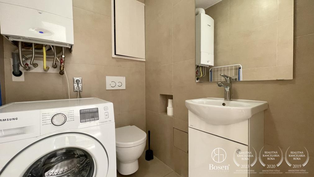 PRENAJATÉ BOSEN | Prenájom 3 izbového priestranného bytu v blízkosti centra mesta,Dulovo námestie