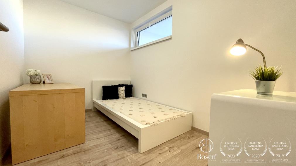 PRENAJATÉ BOSEN | Prenájom 3 izbového priestranného bytu v blízkosti centra mesta,Dulovo námestie