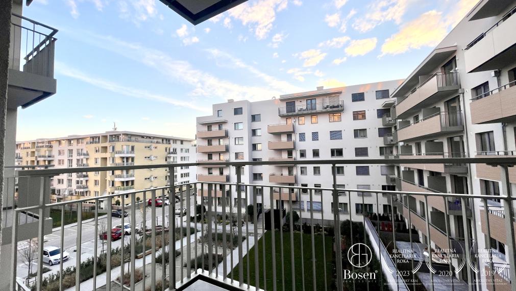 PREDANÉ BOSEN | 1 izbový slnečný byt s balkónom v projekte GALVANI HOME, 32.57 m2