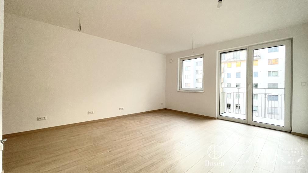 PREDANÉ BOSEN | 1 izbový slnečný byt s balkónom v projekte GALVANI HOME, 32.57 m2