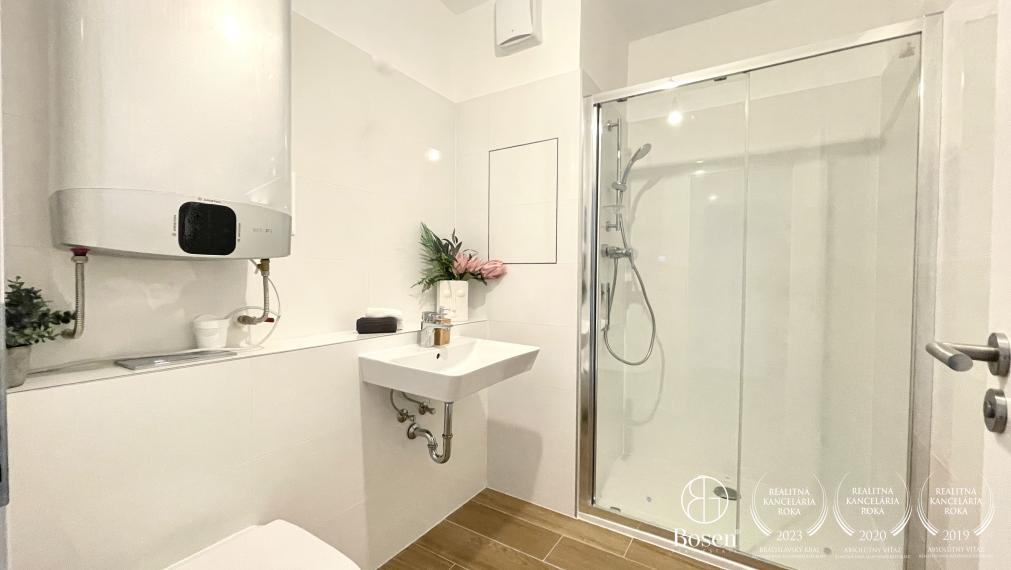 PREDANÉ BOSEN | 1 izbový slnečný byt s balkónom v projekte GALVANI HOME, 32.57 m2