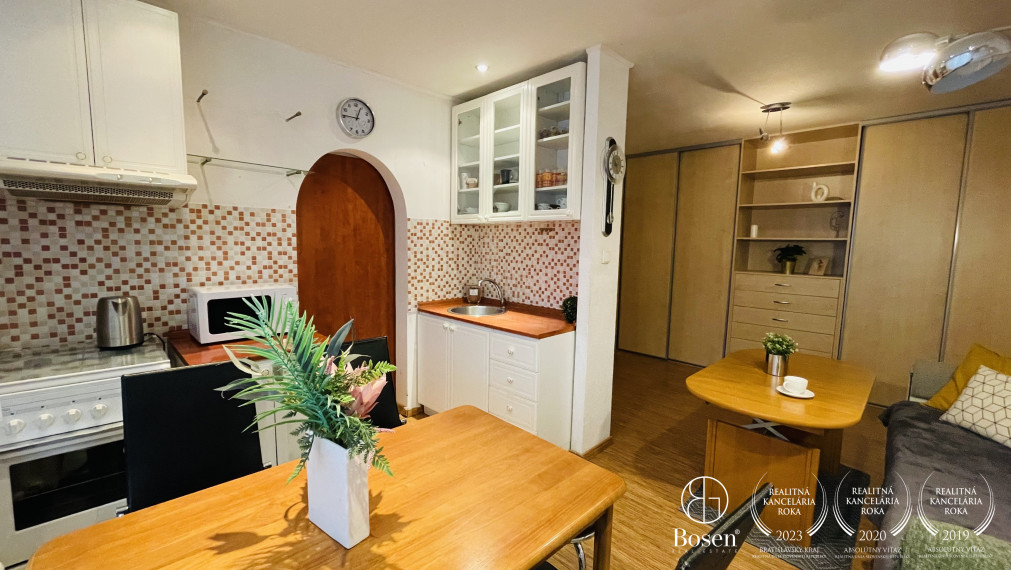 PRENAJATÉ - BOSEN |  Útulný 2,5 izbový byt, ulica Sibírska, Bratislava