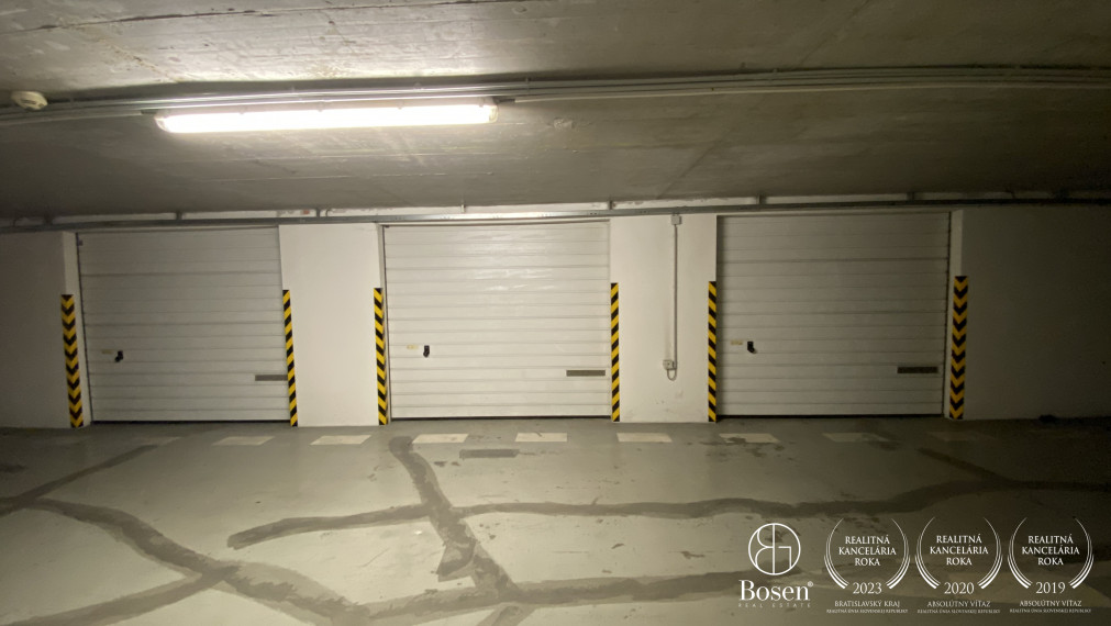 PREDANÉ: BOSEN | Murovaná garáž, Mraziarenská-Ružinov, 19 m2