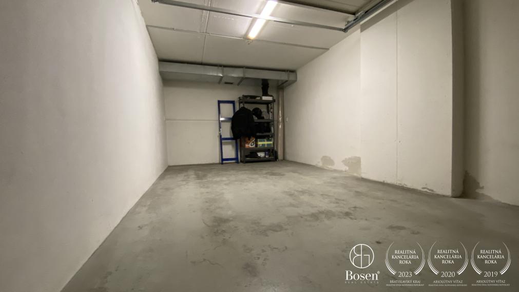 PREDANÉ: BOSEN | Murovaná garáž, Mraziarenská-Ružinov, 19 m2