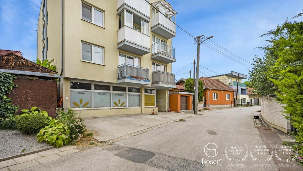 BOSEN | Zariadený 1 izbový byt s parkovacím miestom, v meste Senec