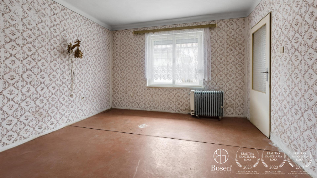 BOSEN | Na predaj rodinný dom v obci Pernek s výhľadom na Malé Karpaty