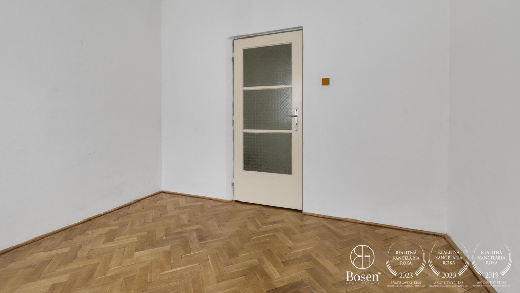 BOSEN | Na predaj rodinný dom v obci Pernek s výhľadom na Malé Karpaty