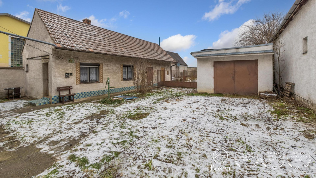 BOSEN | Na predaj rodinný dom v obci Pernek s výhľadom na Malé Karpaty