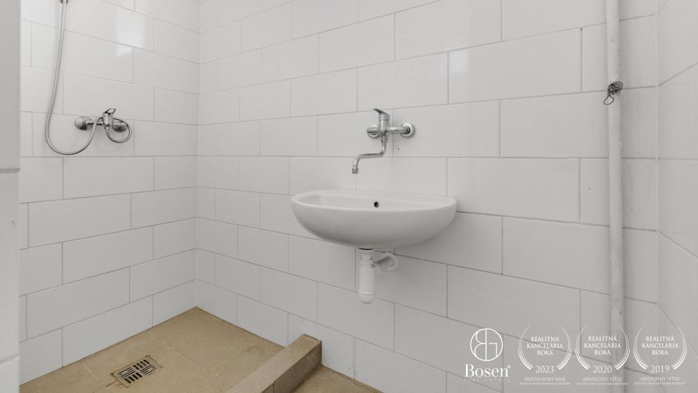 BOSEN | Na predaj rodinný dom v obci Pernek s výhľadom na Malé Karpaty