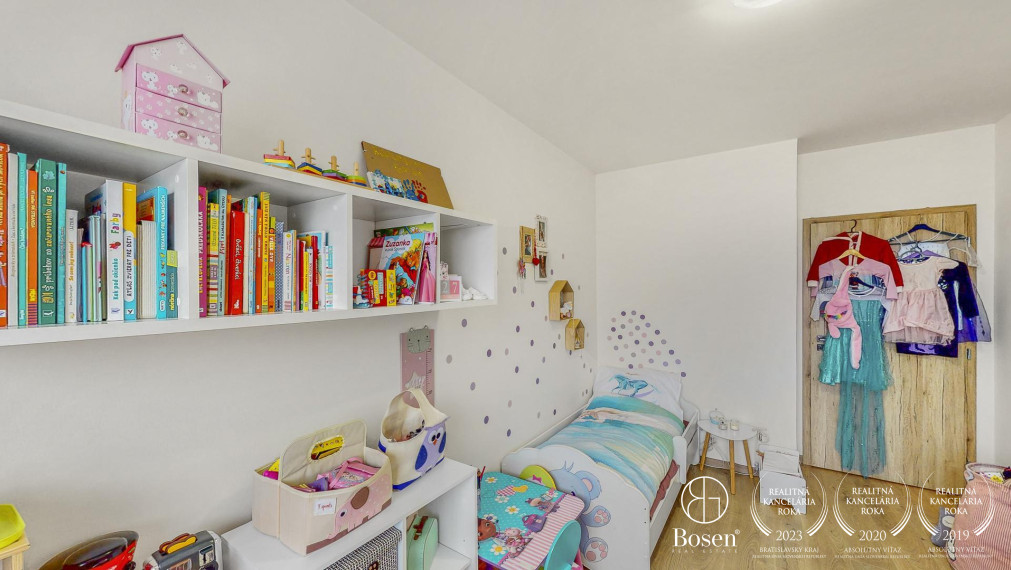 BOSEN | REZERVOVANÉ, Štýlový 3 izbový byt v novostavbe s balkónom, 76m2, Lučenec, ulica Cintorínska