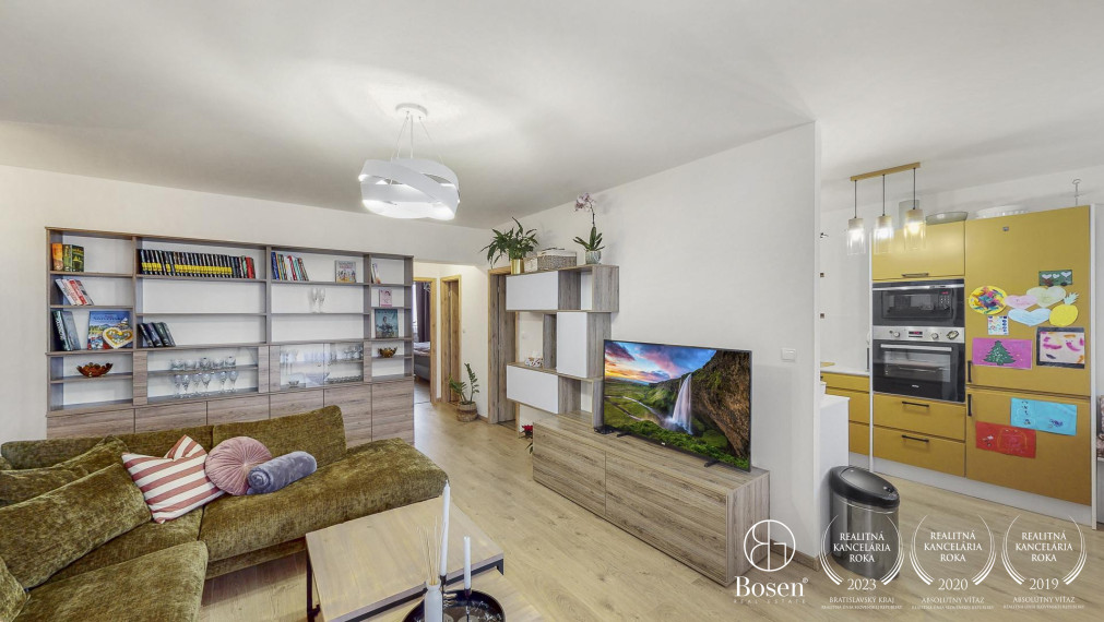 BOSEN | REZERVOVANÉ, Štýlový 3 izbový byt v novostavbe s balkónom, 76m2, Lučenec, ulica Cintorínska