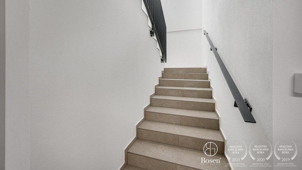 BOSEN | Nadštandardná polyfunkčná budova Krogen, Malacky, 1886 m2