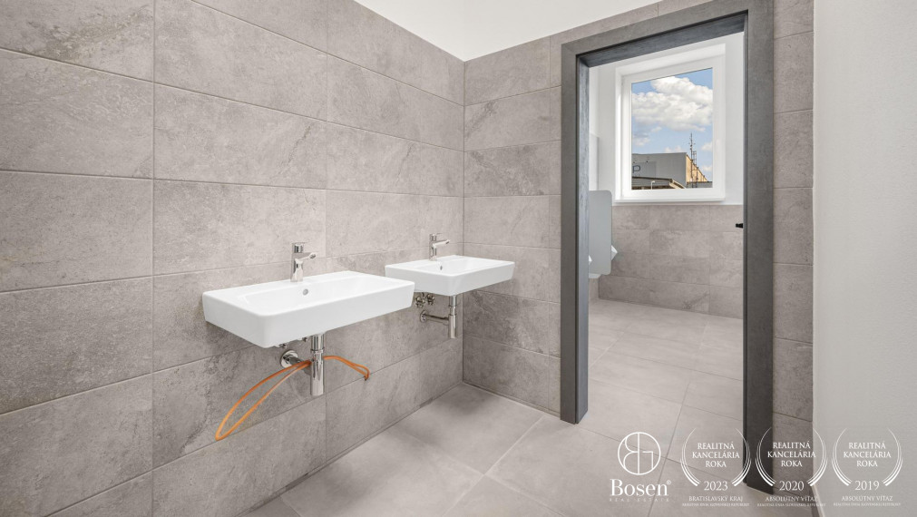 BOSEN | Nadštandardná polyfunkčná budova Krogen, Malacky, 1886 m2