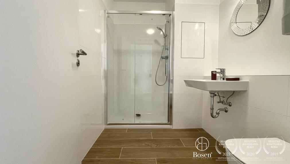 BOSEN | PRRENAJATÉ 1 izbový klimatizovaný byt s parkingom v blízkosti OC Avion v projekte Galvani Home, Ružinov - Trnávka