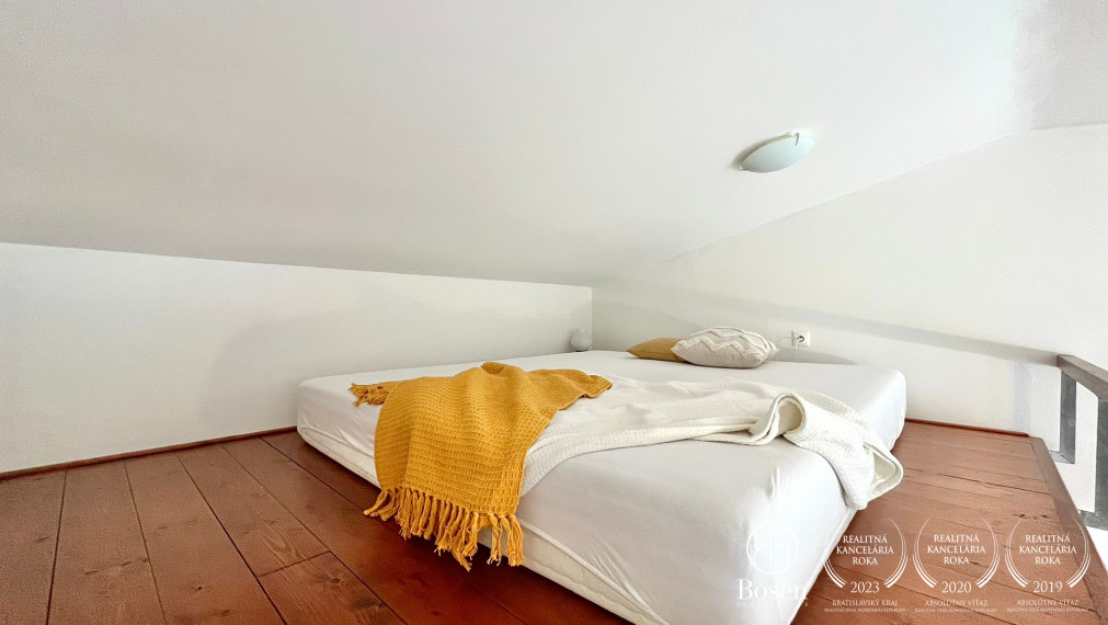 BOSEN | Klimatizovaný 1 izbový byt s parkovacím státím v Chorvátskom Grobe - časť Čierna voda