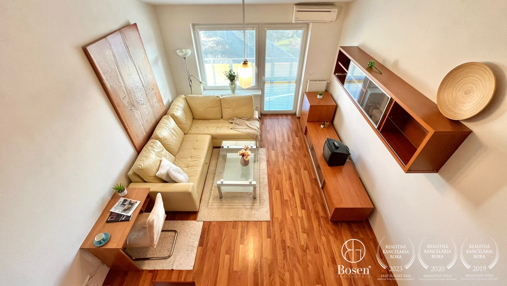 BOSEN | Klimatizovaný 1 izbový byt s parkovacím státím v Chorvátskom Grobe - časť Čierna voda