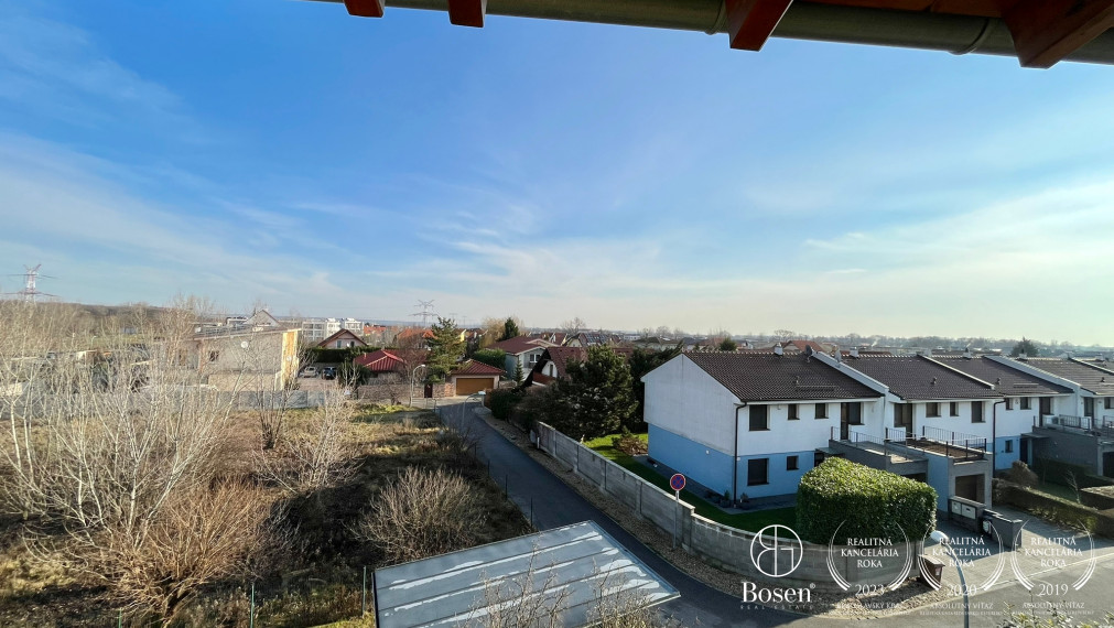 BOSEN | Klimatizovaný 1 izbový byt s parkovacím státím v Chorvátskom Grobe - časť Čierna voda