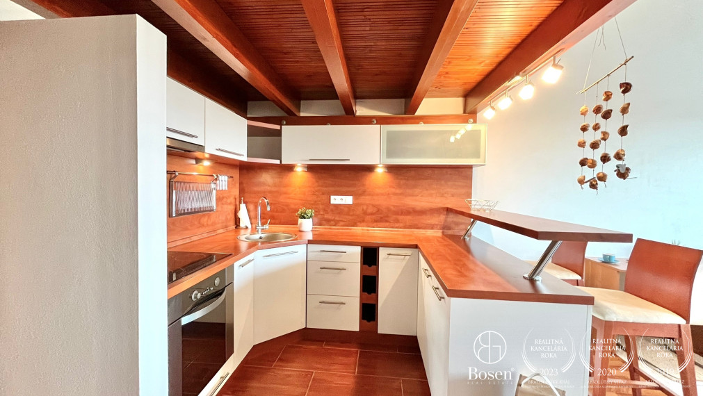 BOSEN | Klimatizovaný 1 izbový byt s parkovacím státím v Chorvátskom Grobe - časť Čierna voda