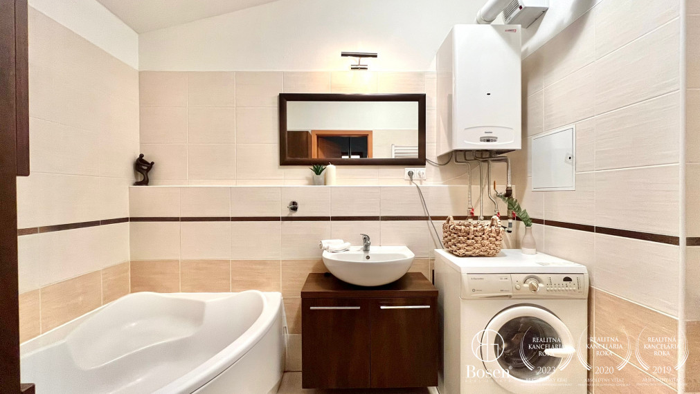 BOSEN | Klimatizovaný 1 izbový byt s parkovacím státím v Chorvátskom Grobe - časť Čierna voda