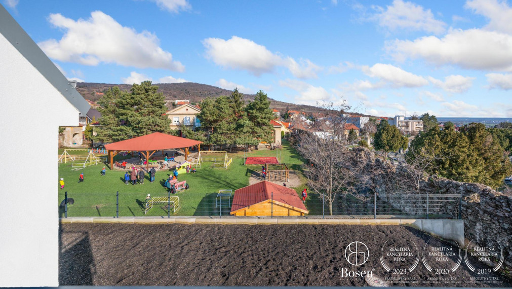 3-bedroom duplex apartment, two bathrooms, balcony, Svätý Jur, Hergottova, 99 m2