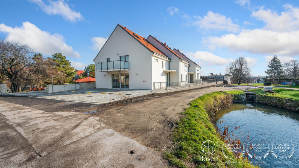 3-bedroom duplex apartment, two bathrooms, balcony, Svätý Jur, Hergottova, 99 m2