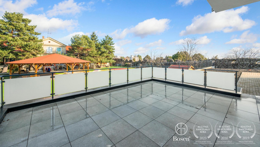 3-bedroom duplex apartment, two bathrooms, balcony, Svätý Jur, Hergottova, 99 m2