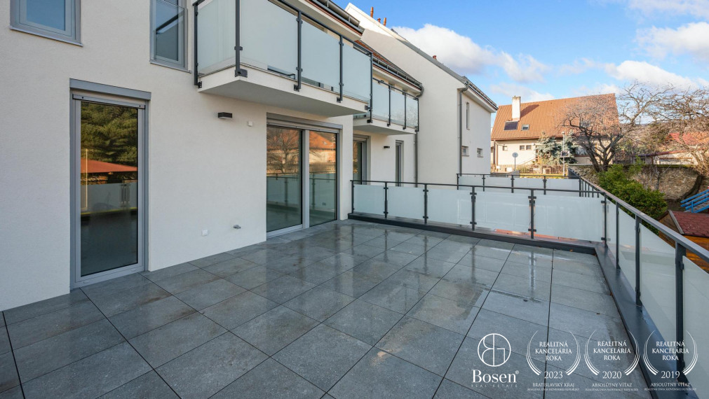 3-bedroom duplex apartment, two bathrooms, balcony, Svätý Jur, Hergottova, 99 m2