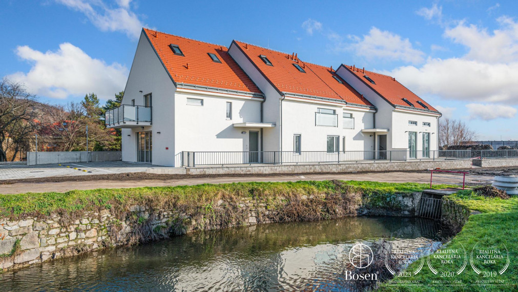 3-bedroom duplex apartment, two bathrooms, balcony, Svätý Jur, Hergottova, 99 m2