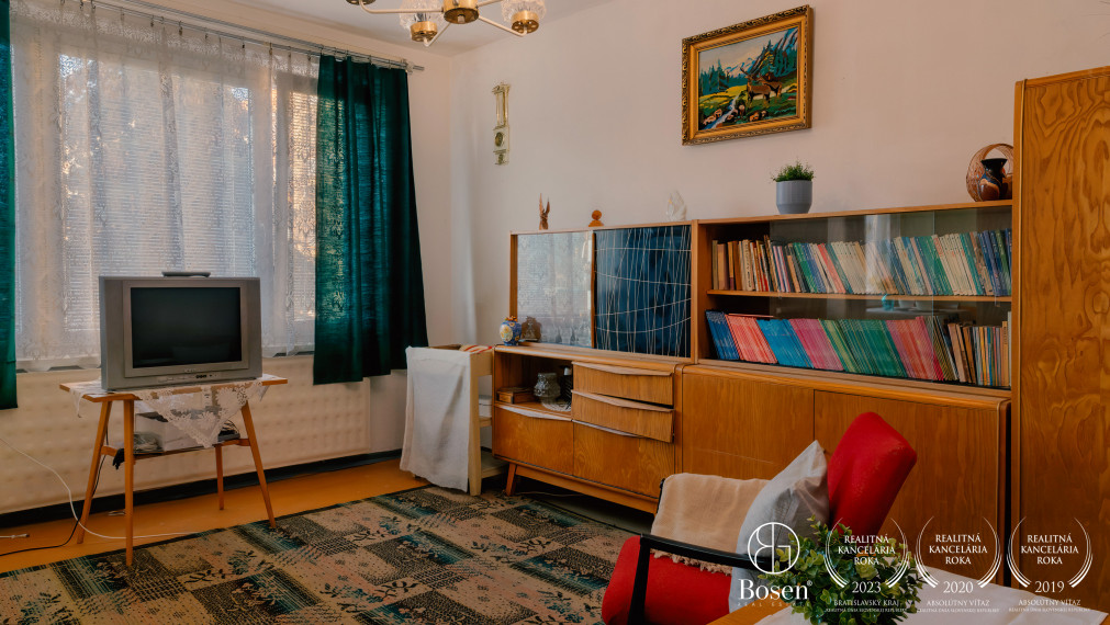 BOSEN | 1 izbový byt na predaj v centre Fiľakova, 40m2, pôvodný stav.