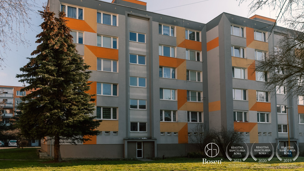 BOSEN | 1 izbový byt na predaj v centre Fiľakova, 40m2, pôvodný stav.