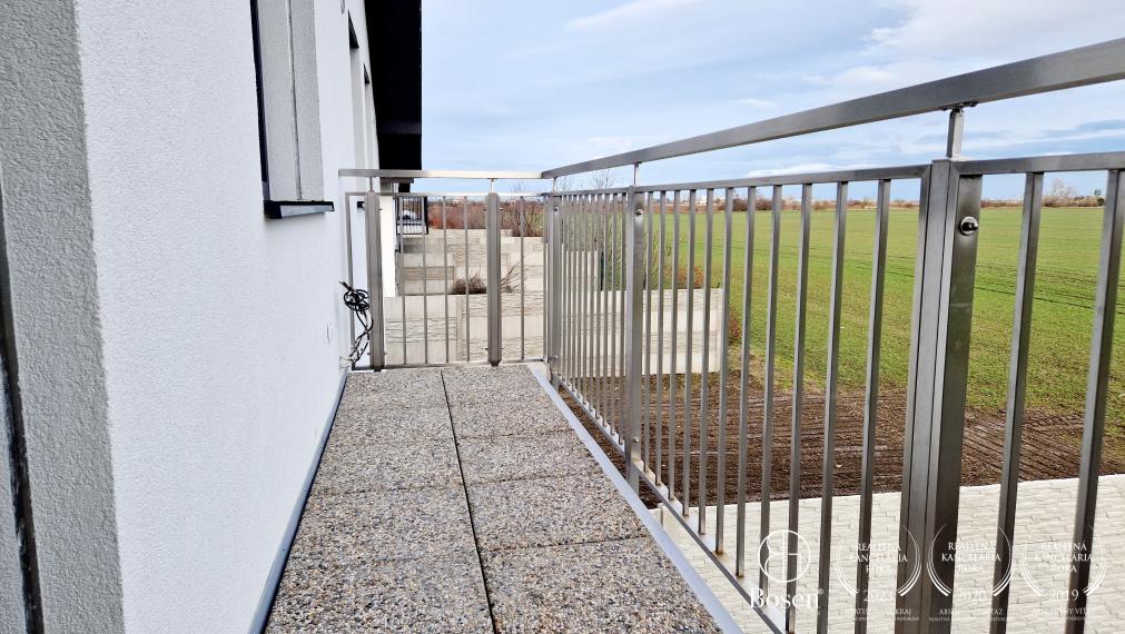 BOSEN | 2 izb. BYTY s balkónom